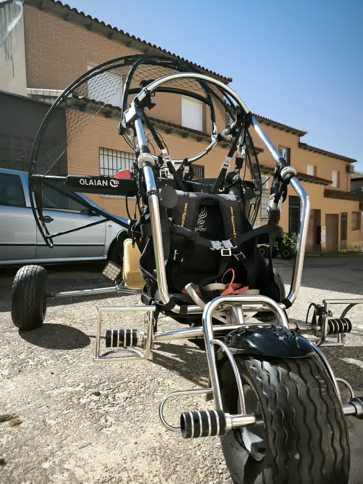 Paratrike biplaza listo para el vuelo